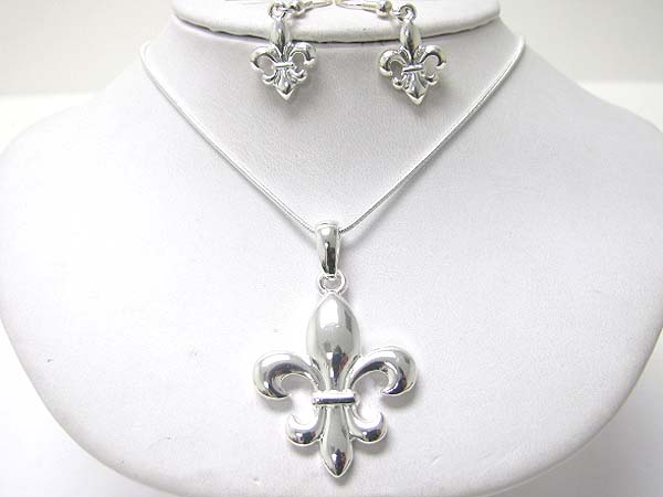 Fleur de lis pendant necklace earring set