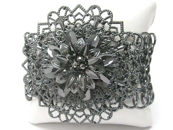 Crystal stud filigree metal flower metal link bracelet