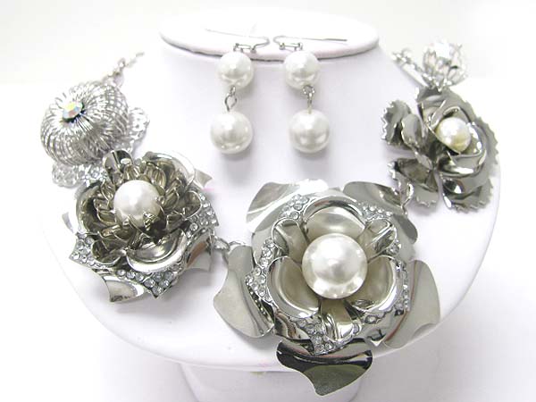 Crystal stud pearl and metal flower link neckalce set