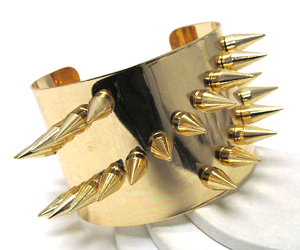 Multi metal spike line patern cuff bangle