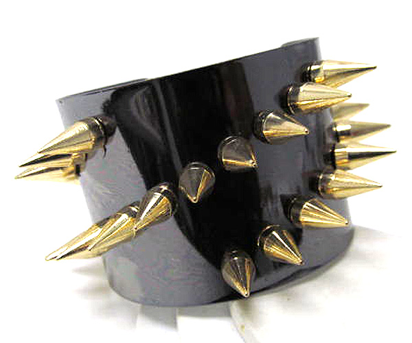 Multi metal spike line patern cuff bangle