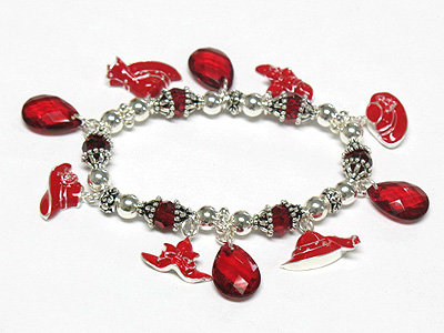 Enameled redhat charm dangle strertch bracelet