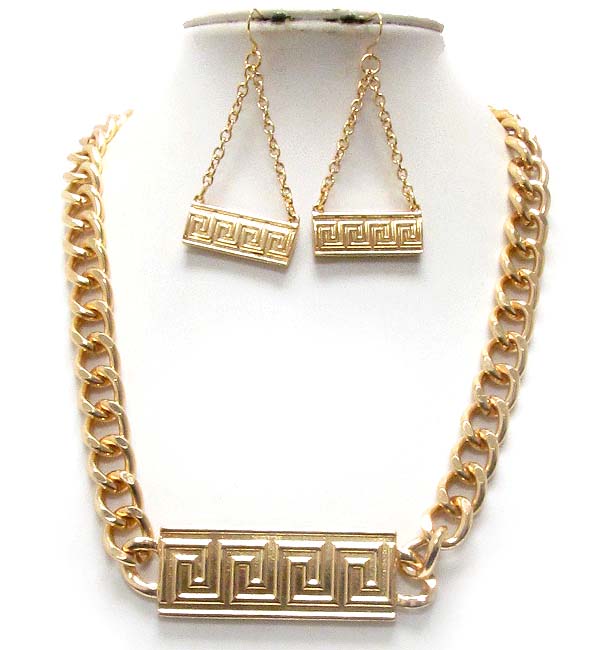 Square pattern textured metal plate pendant and chain necklace earring set