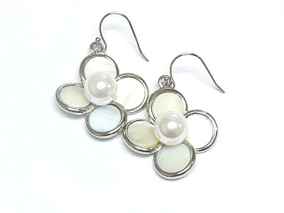 Mop disk and pearl flower earring