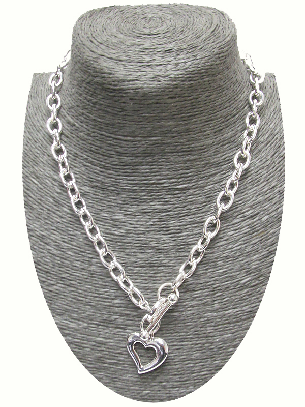 Metal chain heart toggle necklace