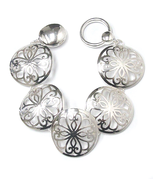 Filigree flower cut magnetic bracelet 