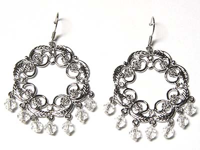 Fillegree metal and beads dangle earring