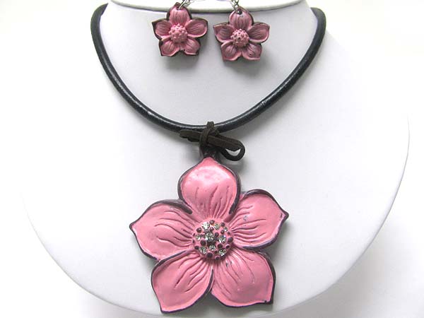 Crystal stud colored formica flower pendant cord necklace set