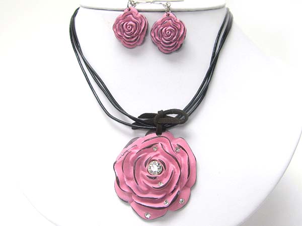 Crystal stud colored formica flower pendant cord necklace set