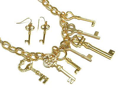 Multi key dangle necklace and earring set