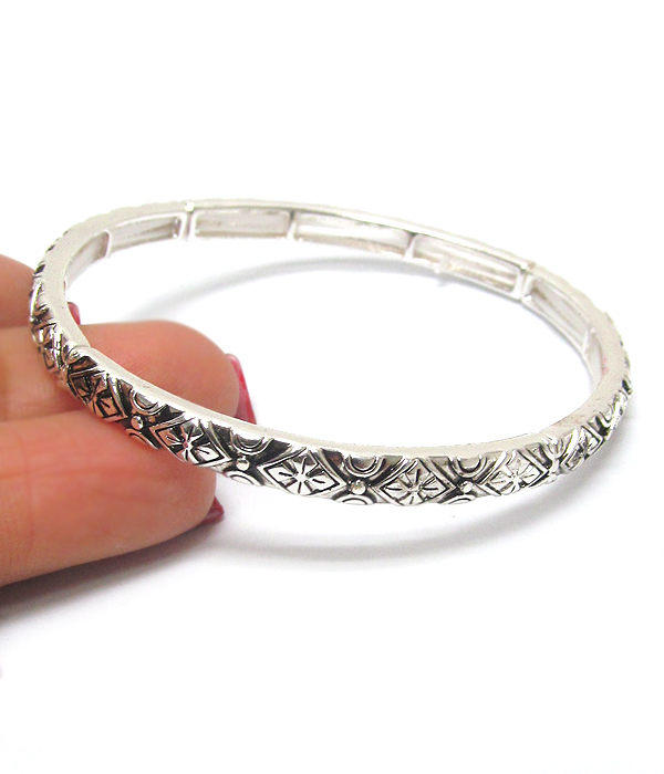 Tailored design stackable stretch bracelet