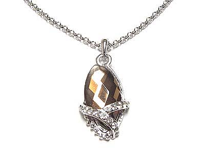 Crystal oval shape pendant necklace