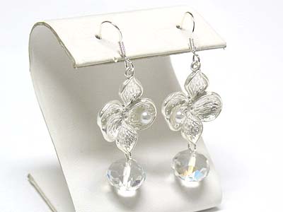 Metal flower and facet glass ball drop earring