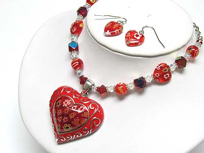 Murano glass bead and epoxy heart necklace set