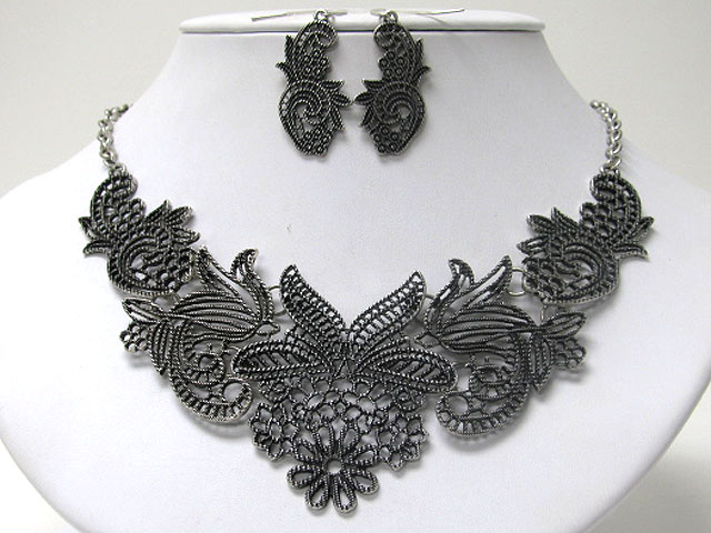 Filigree metal bib style neckalce earring set