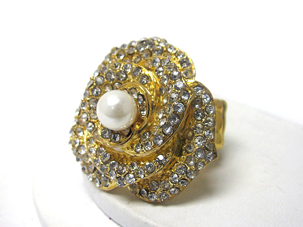 Pearl center and crystal deco metal rose stretch ring