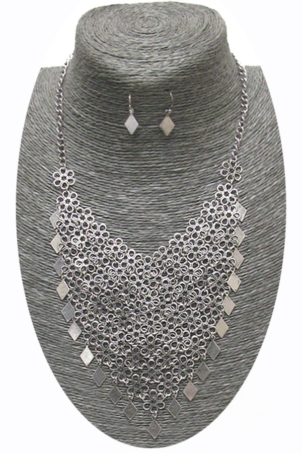 Metal flower link bib necklace set