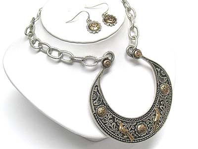 Antique look metal filigree neckalce and earring set