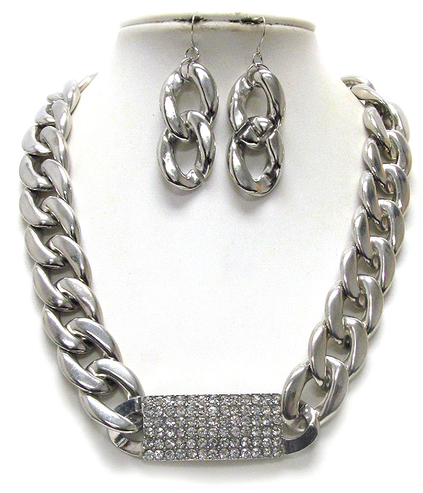 Crystal stud and curved metal plate pendant and thick chain necklace earring set