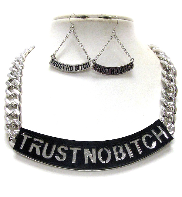 Acrylic plate deco half chocker and thick metal chain trust no bitch theme necklace earring set