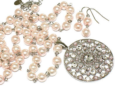 Crystal and beads decoround medal pearl neckalce and earring set