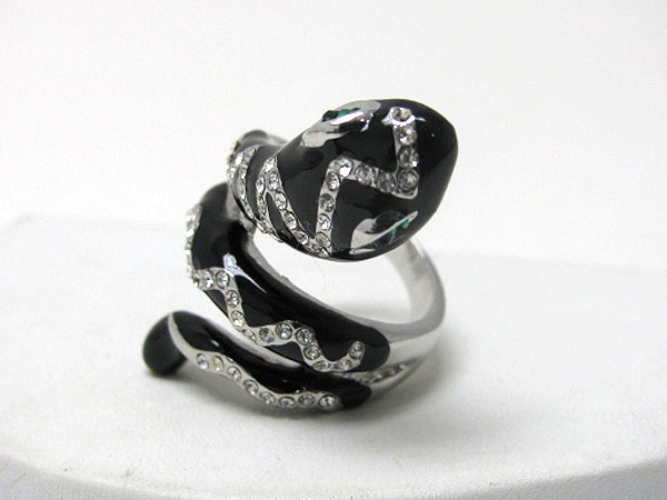 Crystal and epoxy snake ring