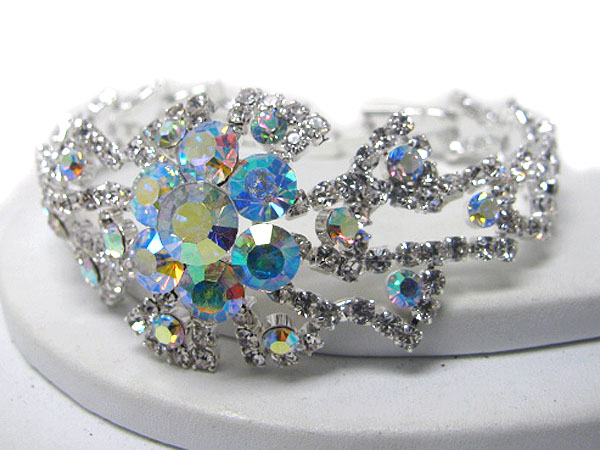 Multi crystal center rhinestone flower bracelet