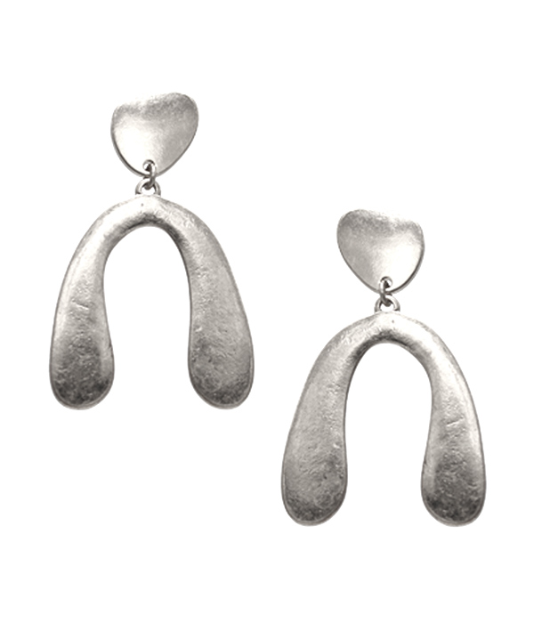 Metal arch earring