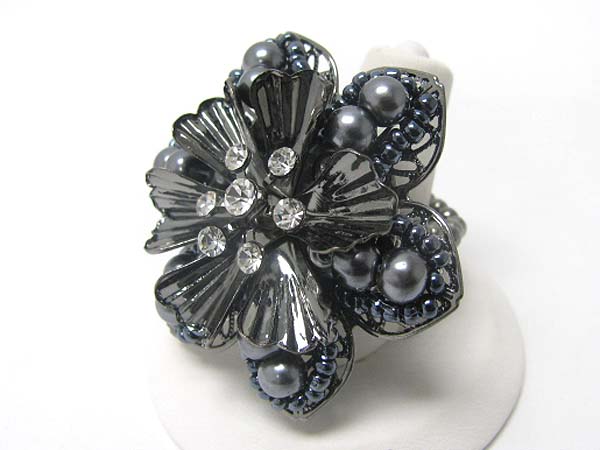 Crystal and seed beads deco flower stretch ring