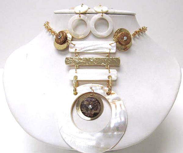 Metal and shell rectangle drop fashion round shell disk with small wood in center chain necklace earring set