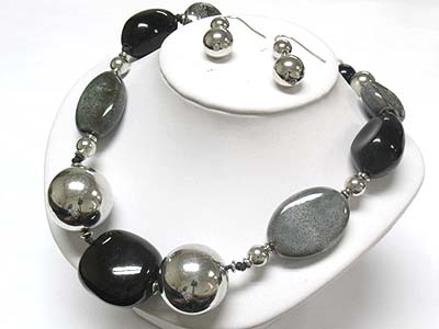 Ceramic and metal ball link necklace and earring set