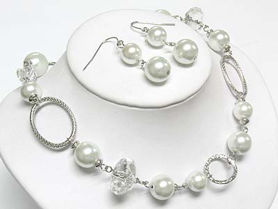 Glass pearl and metal chain extra long necklace and earring set