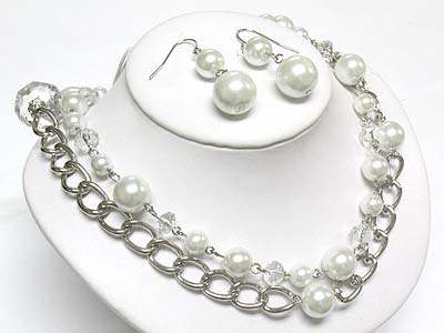 Glass pearl and thick metal chain extra long necklace and earring set