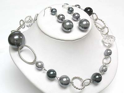 Glass pearl and metal chain extra long necklace and earring set