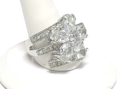 Cubic flower and crystal side triple row ring