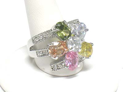 Cubic flower and crystal side triple row ring