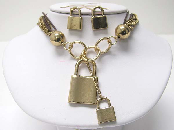 Dual lock pendant and multi chain necklace earring set 