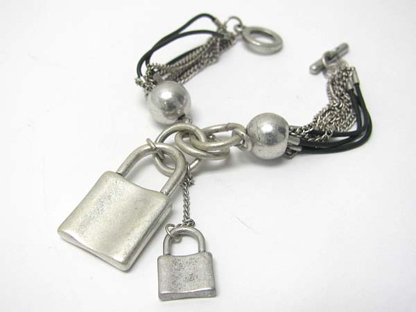 Dual lock pendant and multi chain bracelet