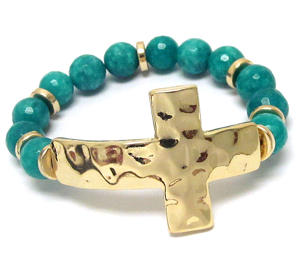 Hammered and curved cross and glass ball stretch bracelet