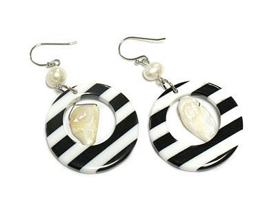 Nautical theme round acryl and mop drop earring