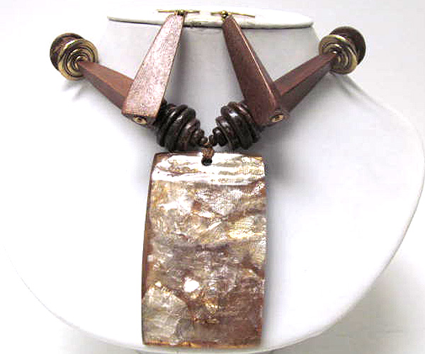 Wooden chip and triangle drop large rectangle shell chain necklace earring set