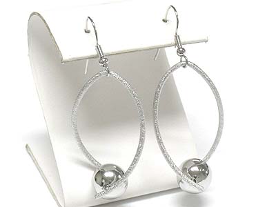 Metal ball edged drop earring