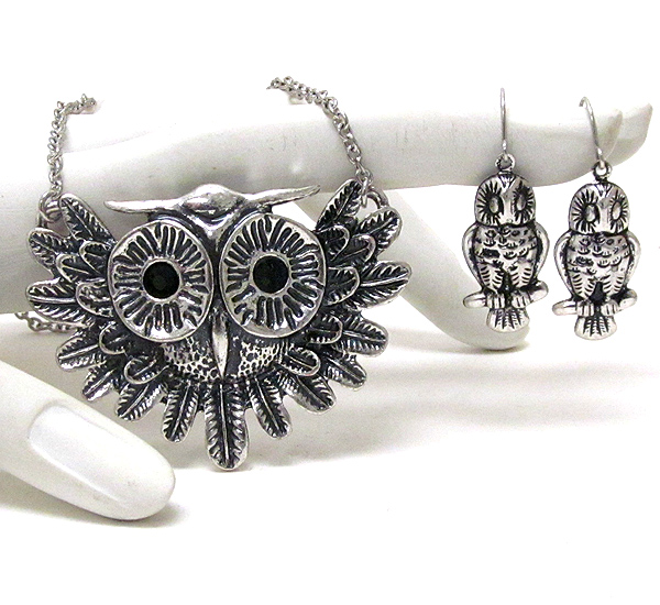 Crystal eyed owl necklace earring set