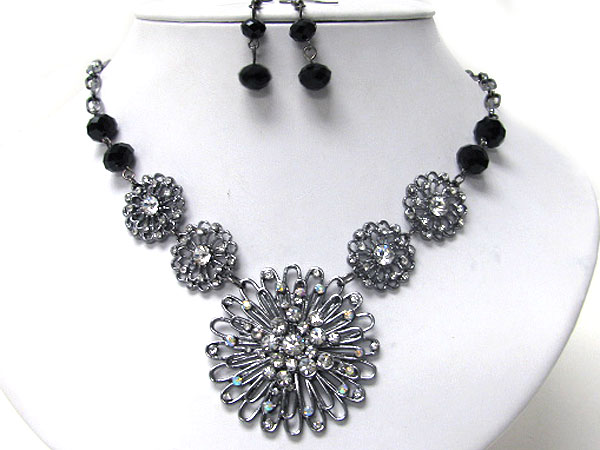 Crystal stud metal flower link necklace earring set