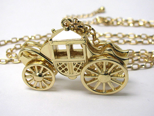 Large 3d metal carriage pendant long necklace