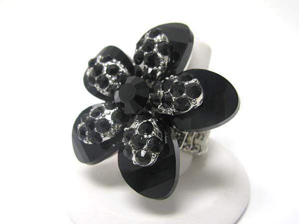 Crystal and facet glass flower stretch ring