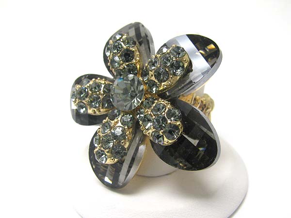 Crystal and facet glass flower stretch ring