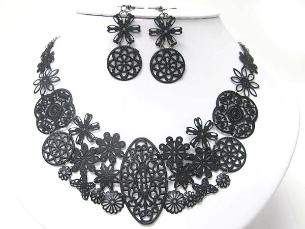 Filigree metal necklace earring set