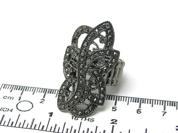 Crystal geometric pattern stretch ring