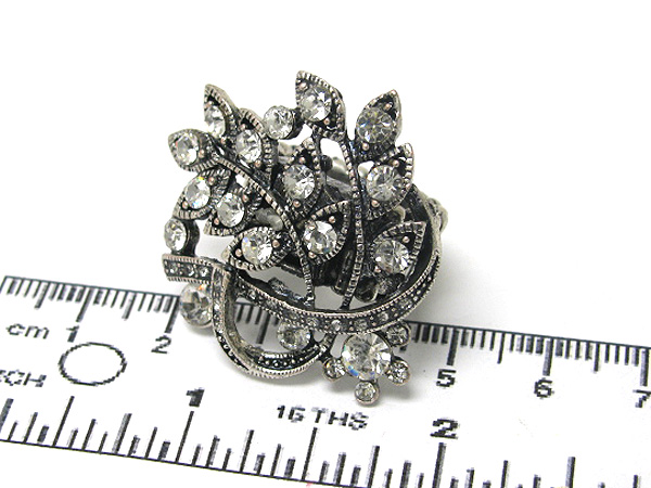 Multi crystal deco branch stretch ring